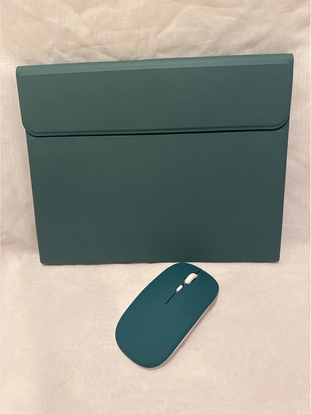 iCONNECT Forest Green iPad 11th gen Bluetooth Keyboard and Mouse Set with Case